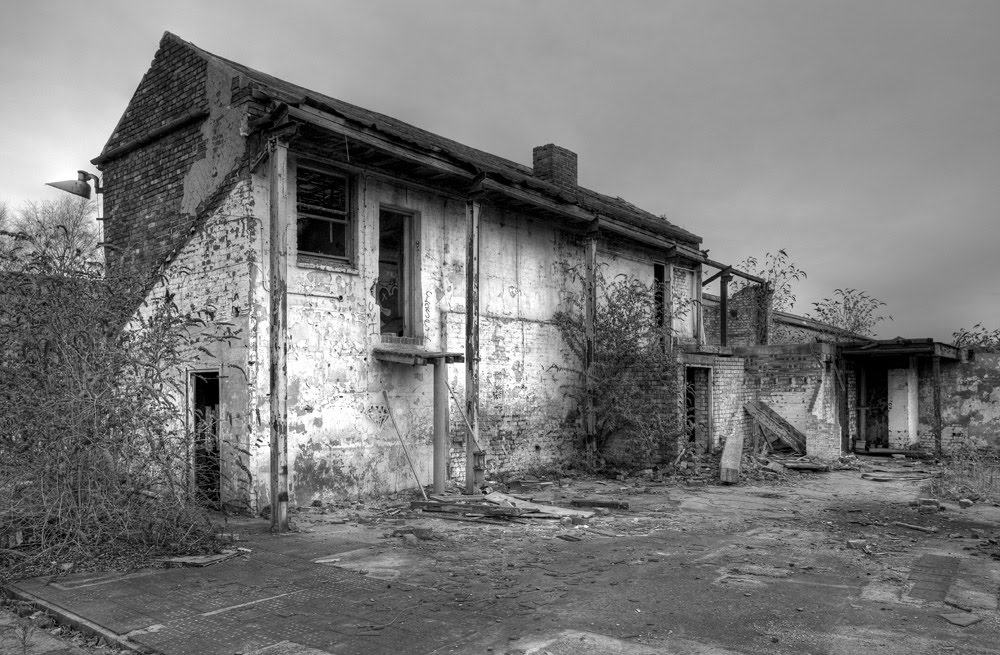 Derelict Building off Canal Street, Stourbridge, Стоурбридж