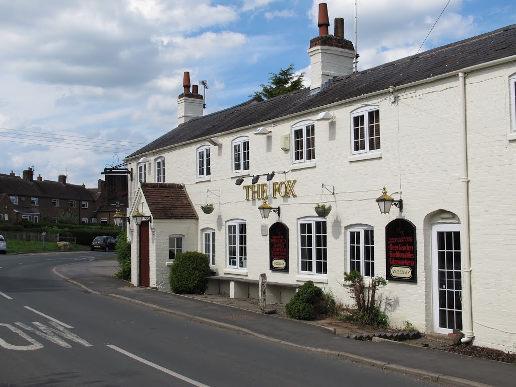 The Fox, Pub, Restaurant, Loxley, Stratford-upon-Avon, Warwickshire, England.   27th May 2013., Стратфорд-он-Эйвон