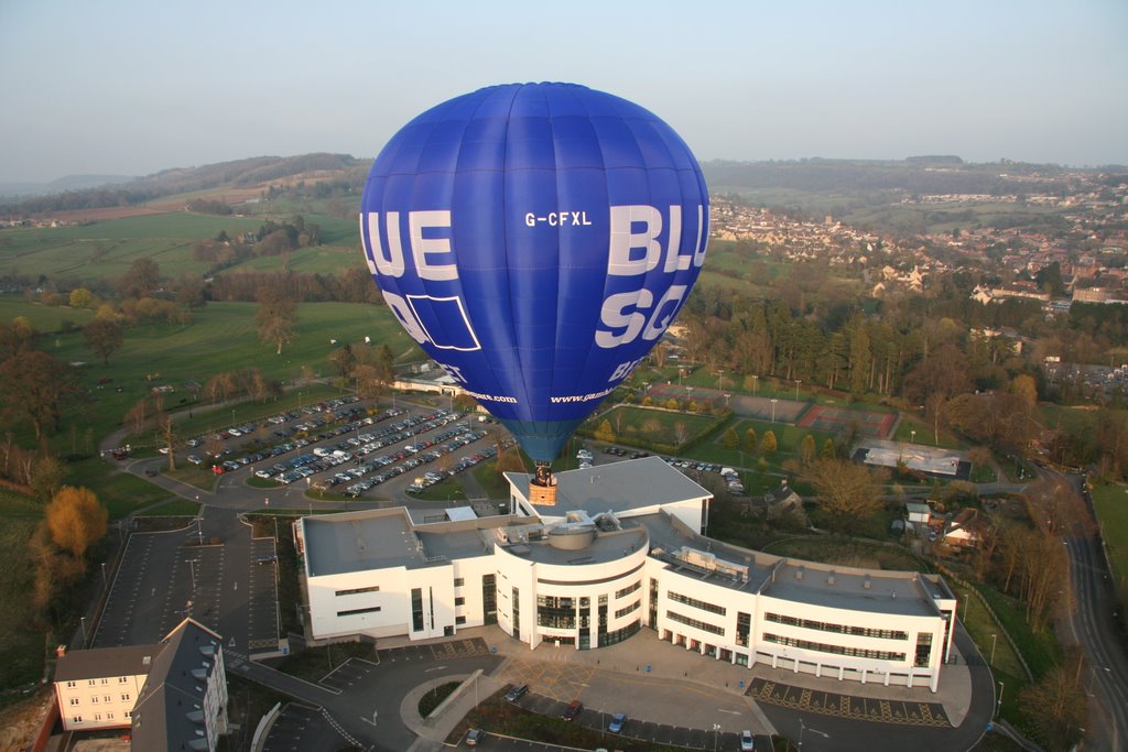 Balloon over Stroud College, Строуд