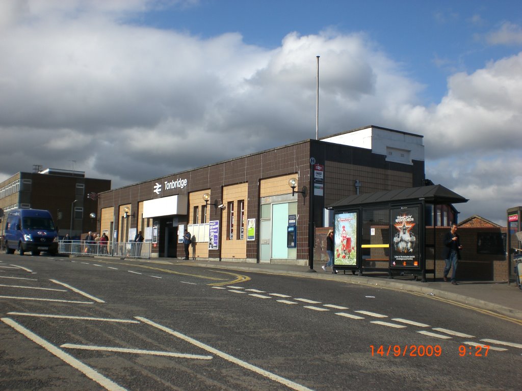 Tonbridge Main station Entrance, Тонбридж