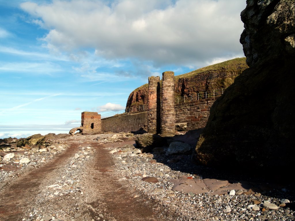 Structures on shore-line below Bransty cliffs. Whitehaven, Cumbria, Уайтхейен