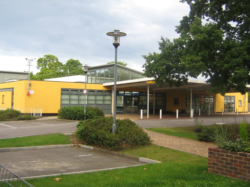 Henry Tyndale School, Farnborough, Фарнборо