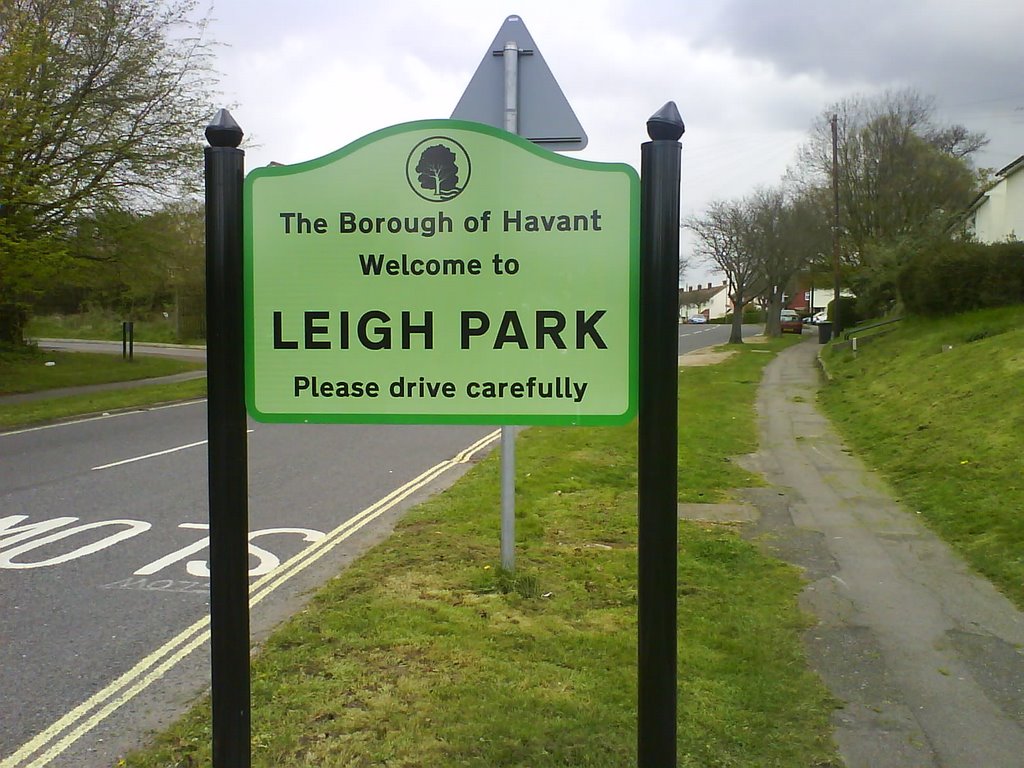 welcome to leigh park sign, Хавант
