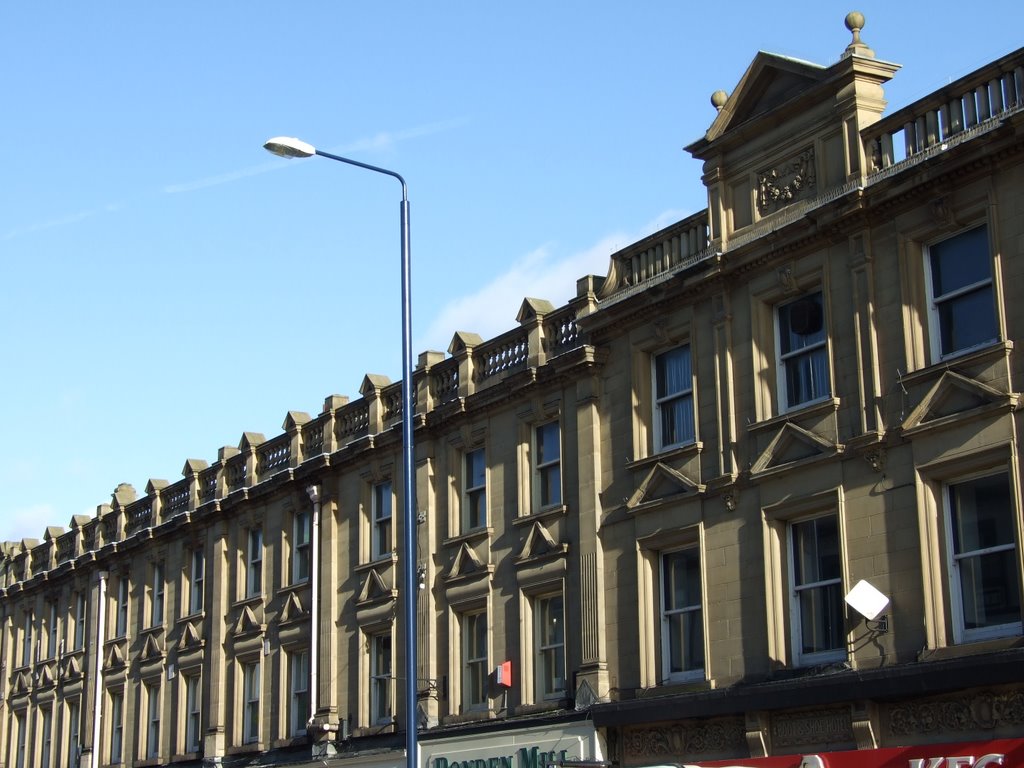 Detail of neo-classical facade, New Street, Huddersfield, Хаддерсфилд