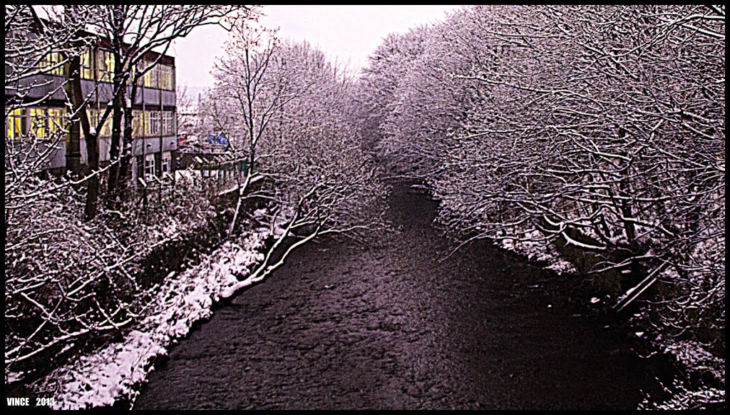 Snow and the river Colne, Хаддерсфилд