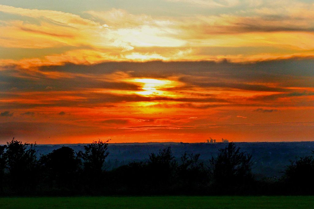 Red Sunset - View from Higher Poynton towards Fiddlers Ferry, Хазел-Гров