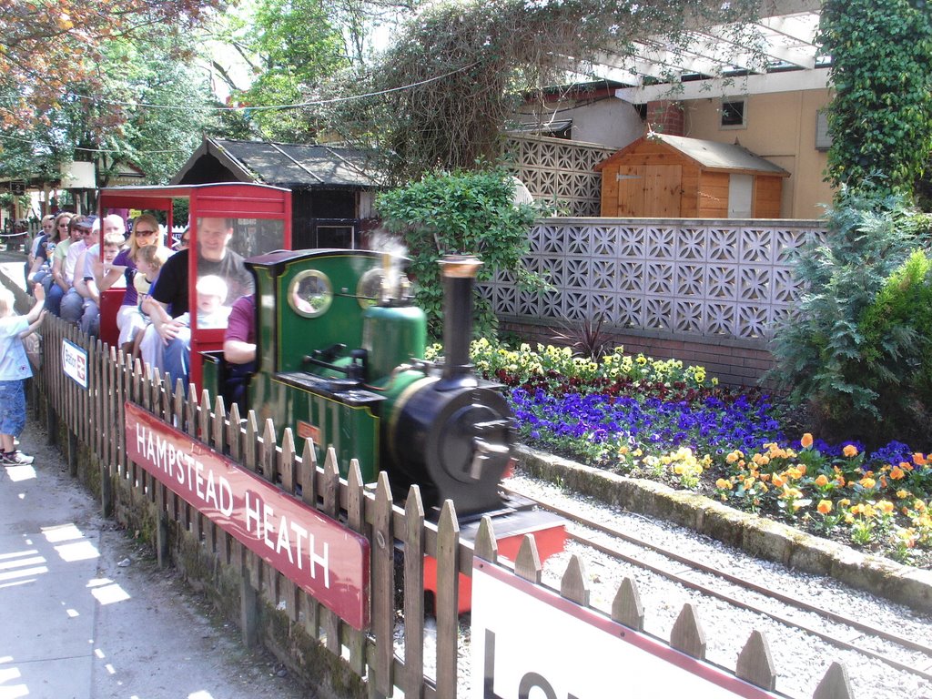 Brookside Miniature Railway, Хазел-Гров