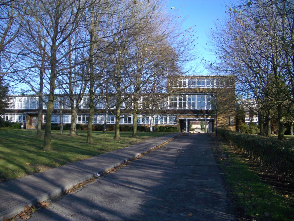 Main Block in college lane campus University of Hertfordshire, Хатфилд