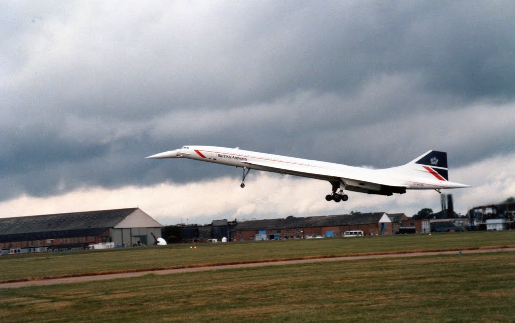 Concorde touch and go at Hatfield 1988, Хатфилд