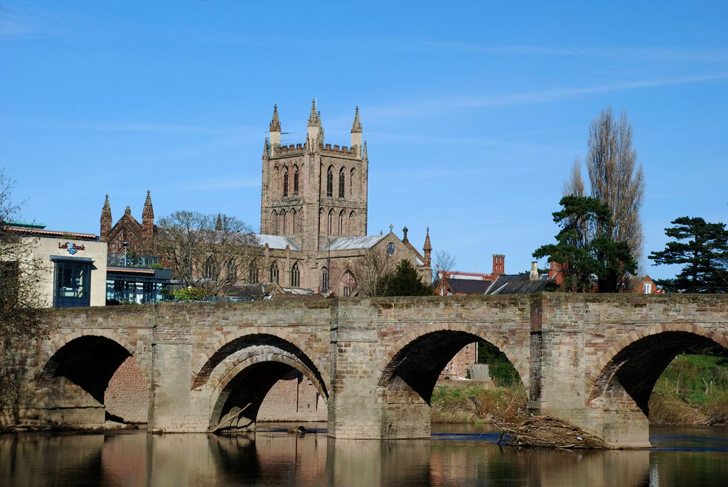Hereford Cathedral from the river, Херефорд