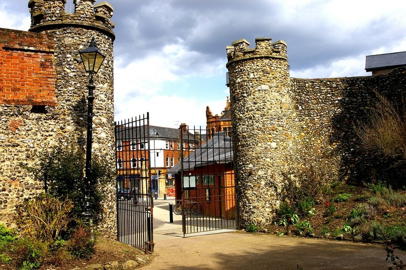 Castle Gates, Хертфорд