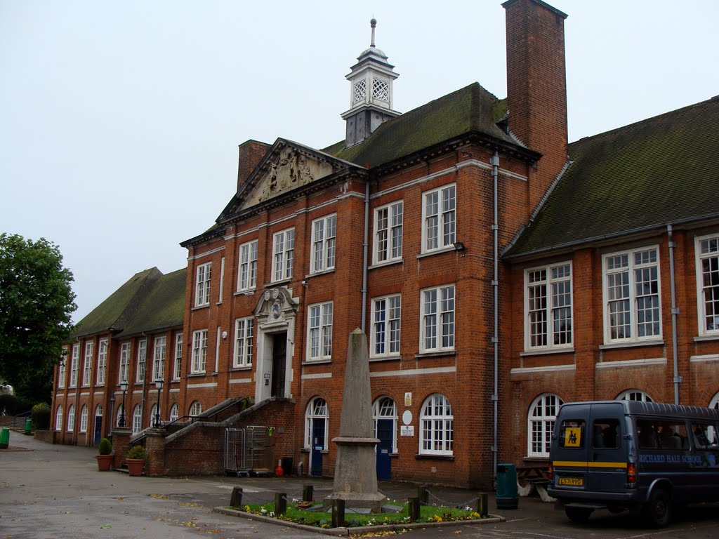 Richard Hale School, Хертфорд