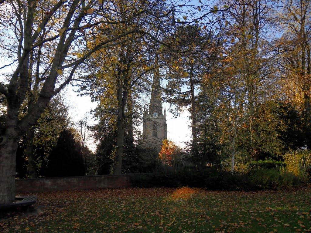 Autumn through the trees to the church at Hinckley, Хинкли