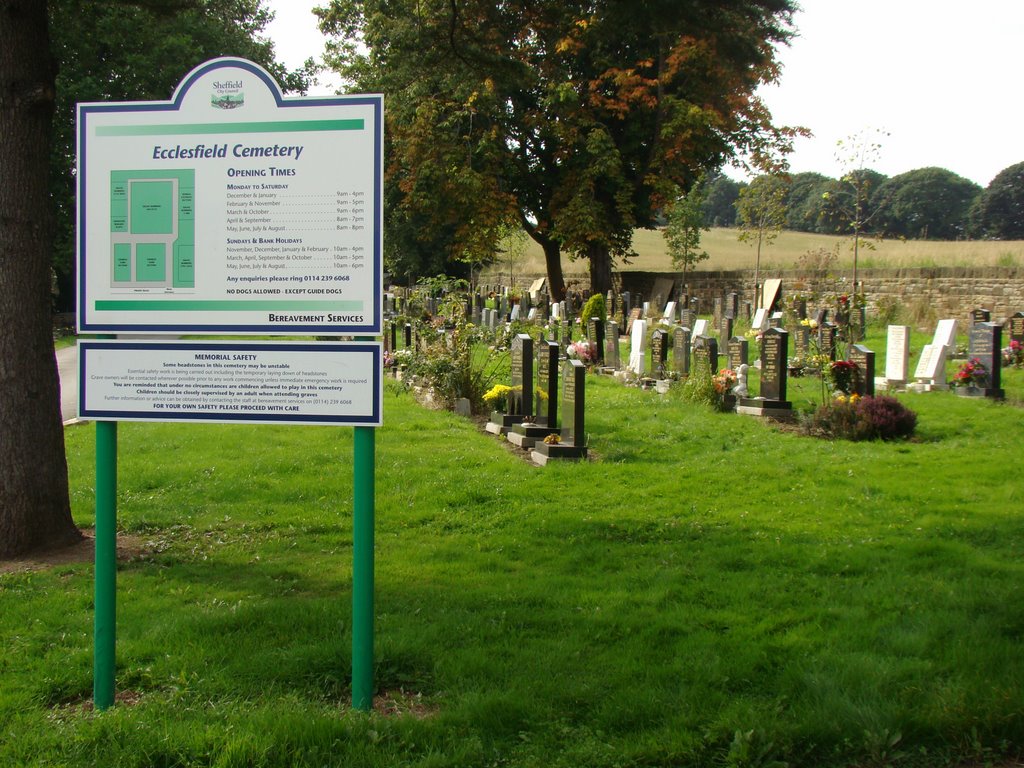 Ecclesfield Cemetery and information sign, Sheffield S35, Чапелтаун