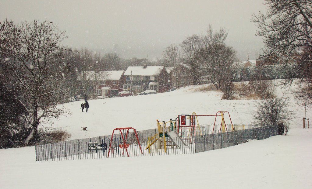 Snowy playground, Charltonbrook, Chapeltown/High Green, Sheffield S35, Чапелтаун