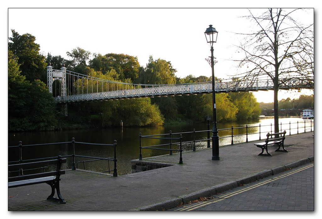 The Suspension Bridge crossing the River Dee, Chester, Честер