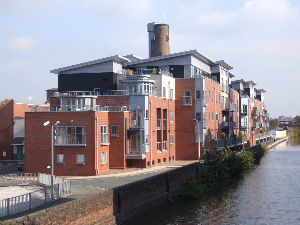 Smart Canal Side Apartments, Chester., Честер