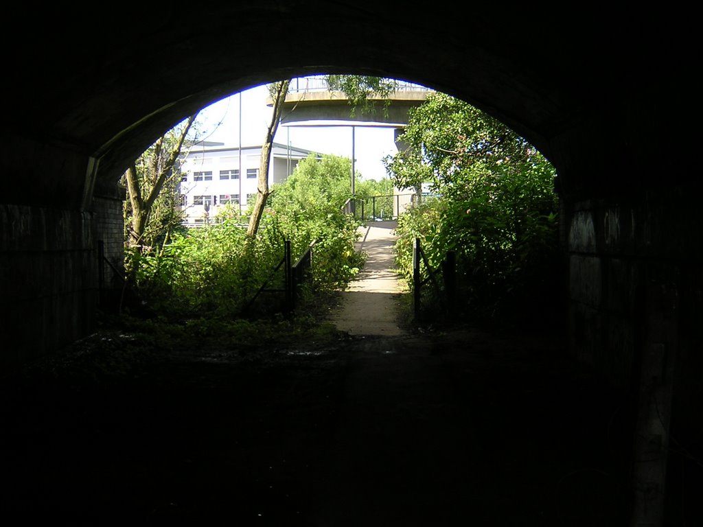 Under the railway, Честерфилд
