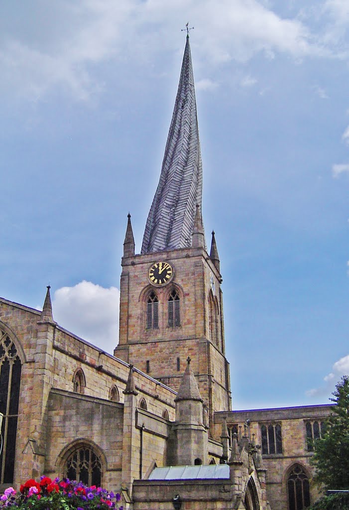 World famous crooked spire, Честерфилд