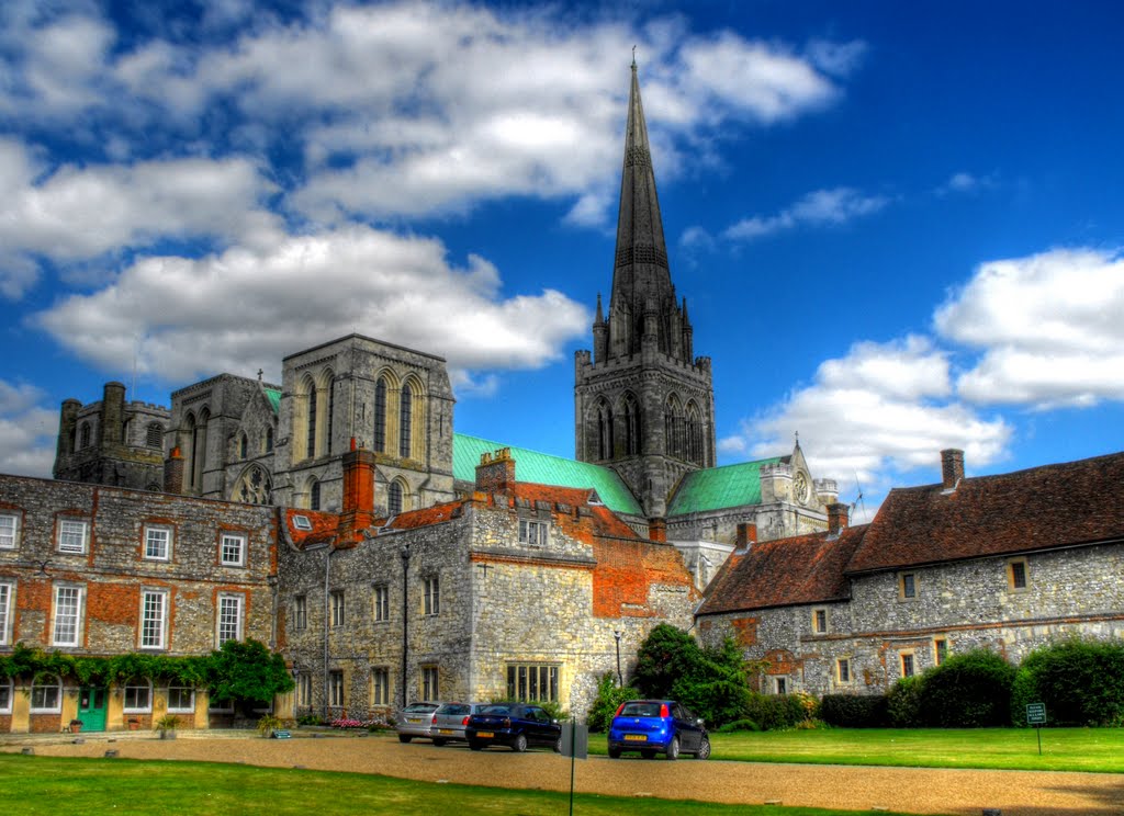 Chichester Cathedral from Front of Bishops Palace., Чичестер