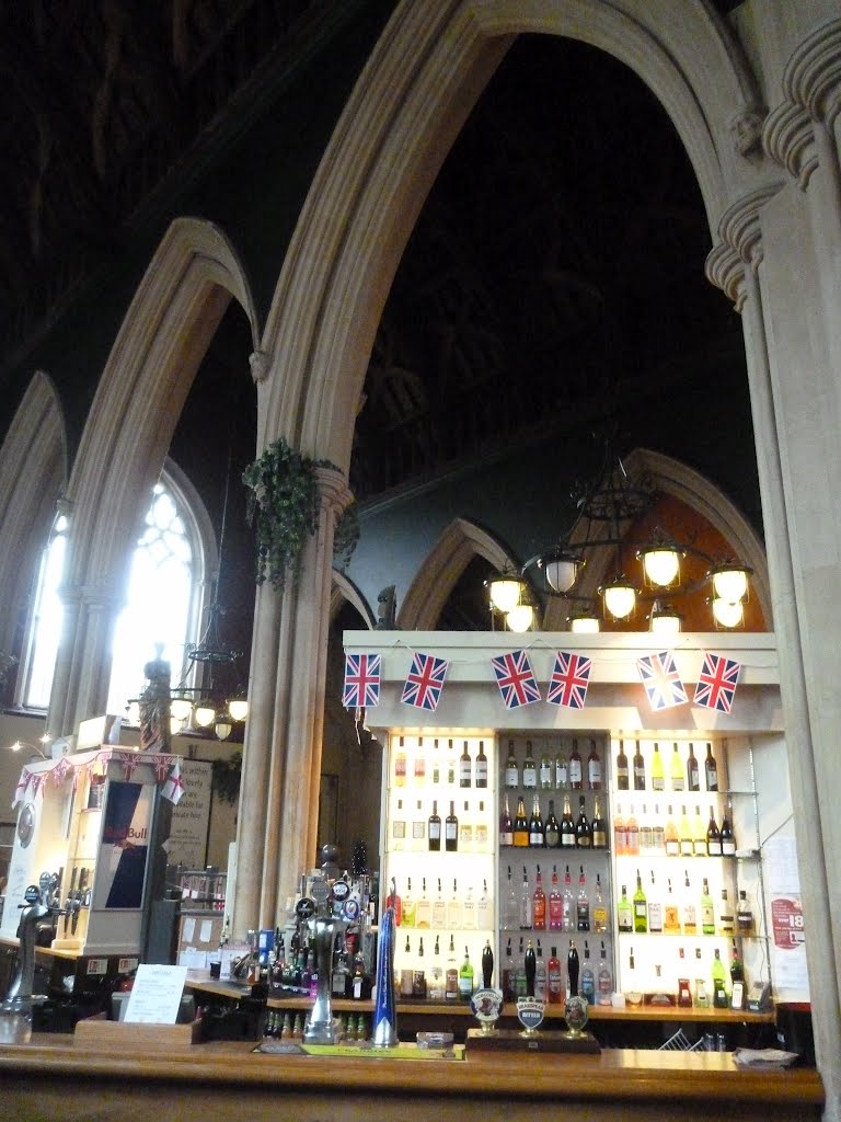 Chichester , old Church now is bar ?, Чичестер