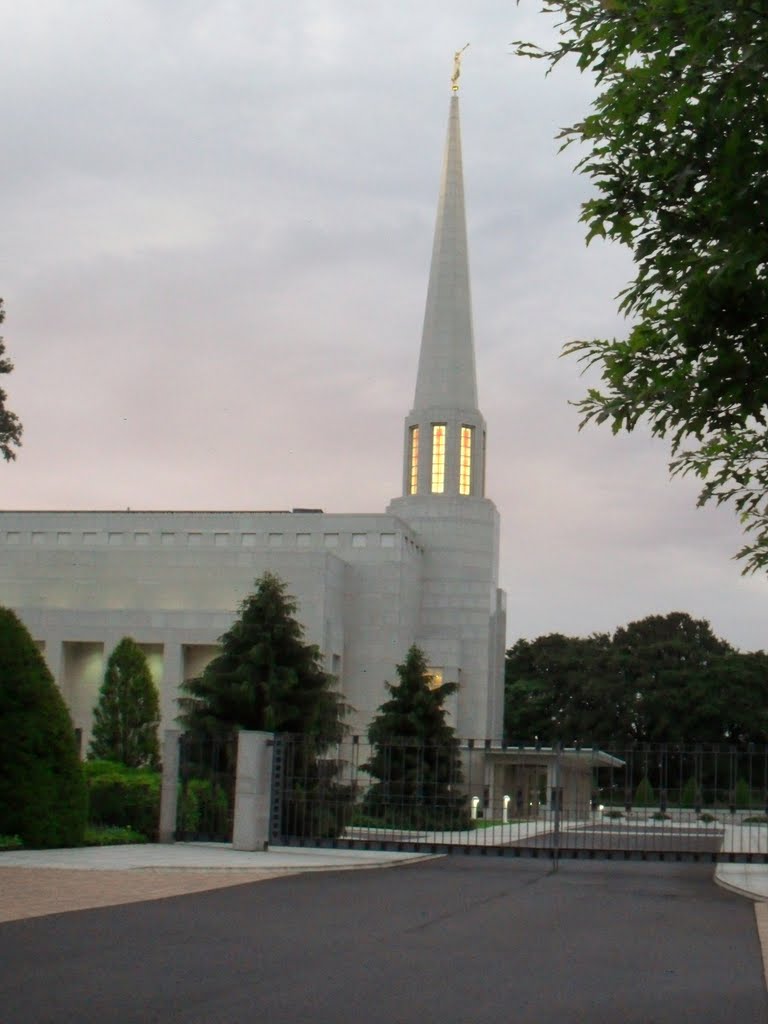 Preston LDS Temple at Dusk, Чорли