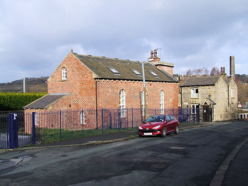 Bradford Canal pumping station (1872) and lock-keepers cottage (purportedly 1774 but more likely mid 19th C.), Шипли