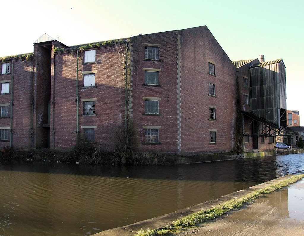 Former Leeds and Liverpool Canal Company warehouse near Victoria Street bridge, Shipley (1928), Шипли