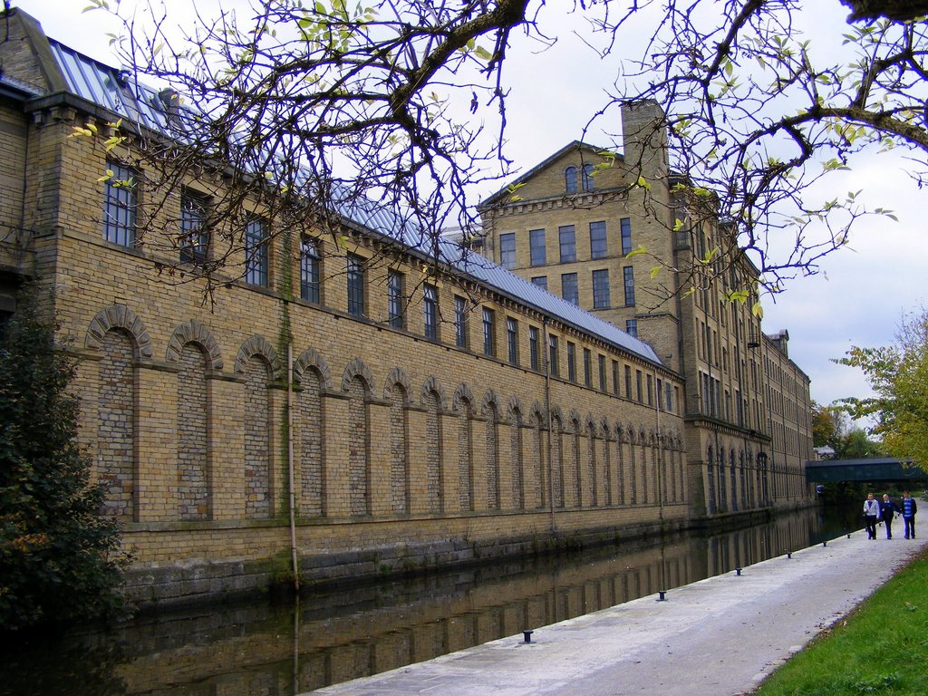 Salts Mill from the Canal, Шипли
