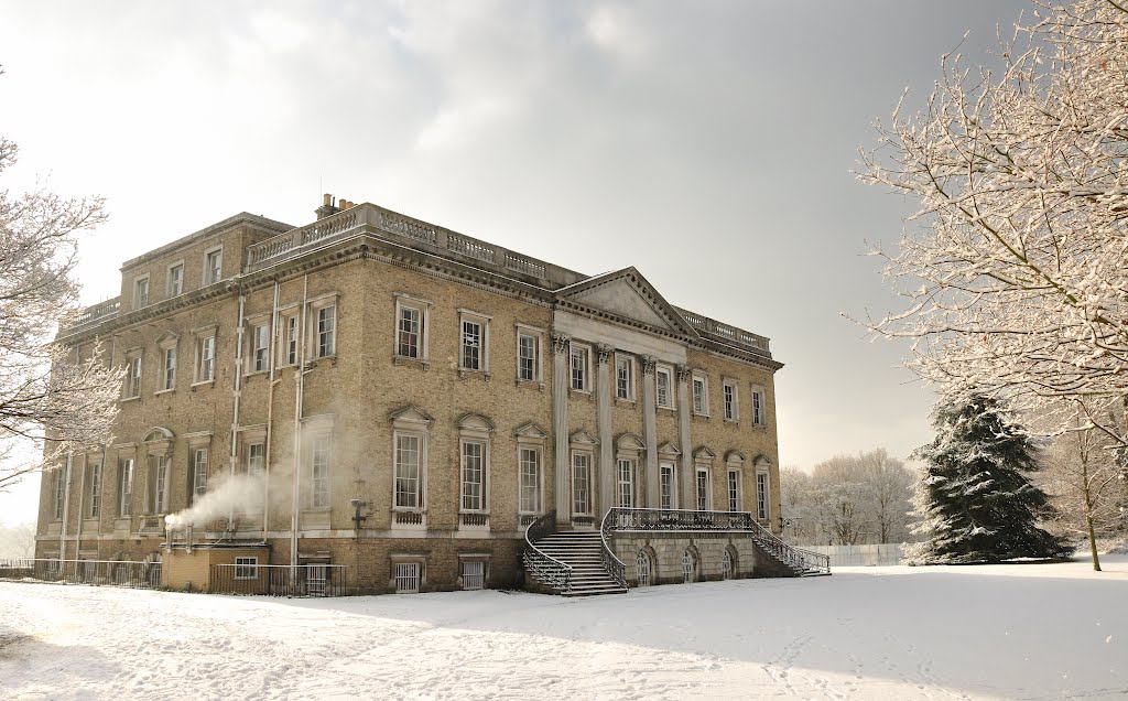 Claremont Mansion in the January snow, Эшер