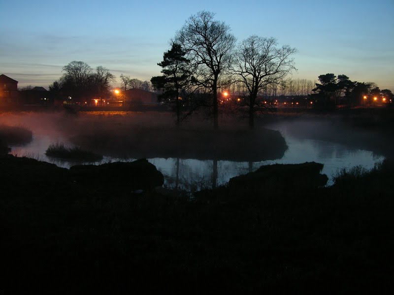 Mist rising from the River Braid, Ballymena, Баллимена