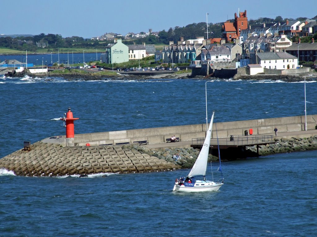 A Yacht Enters Bangor Marina, Co. Down, Бангор