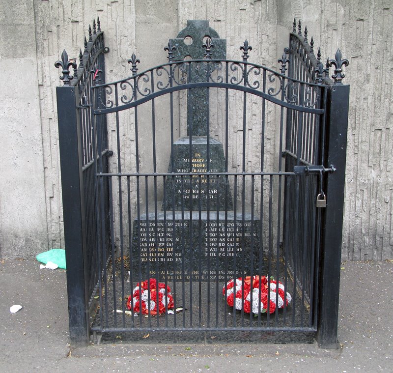 Belfast, Northern Ireland. Victims of the McGurks bar bomb, Белфаст