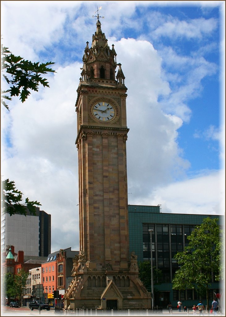 The Albert Clock: Belfasts own Leaning Tower, Белфаст