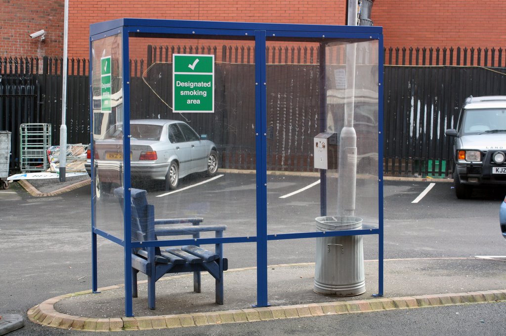 Designated smoking area, Белфаст