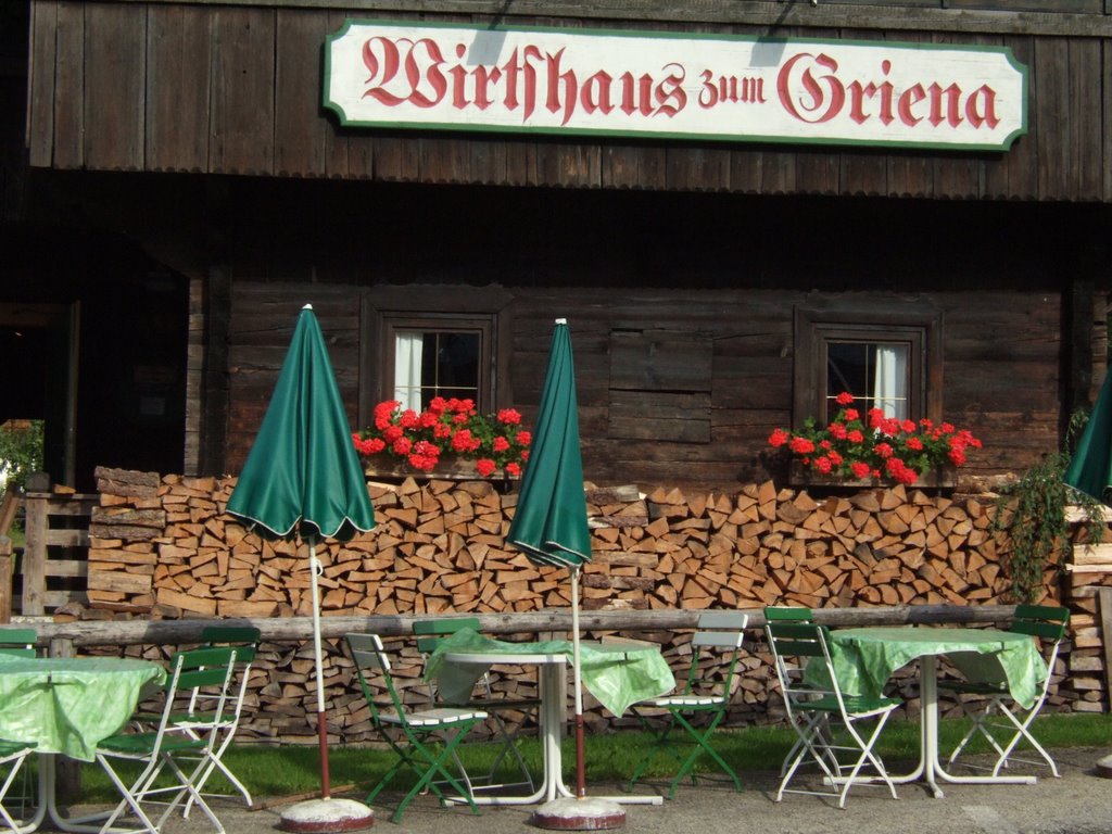 Bekanntes Wirtshaus in Mayrhofen, Майрхофен