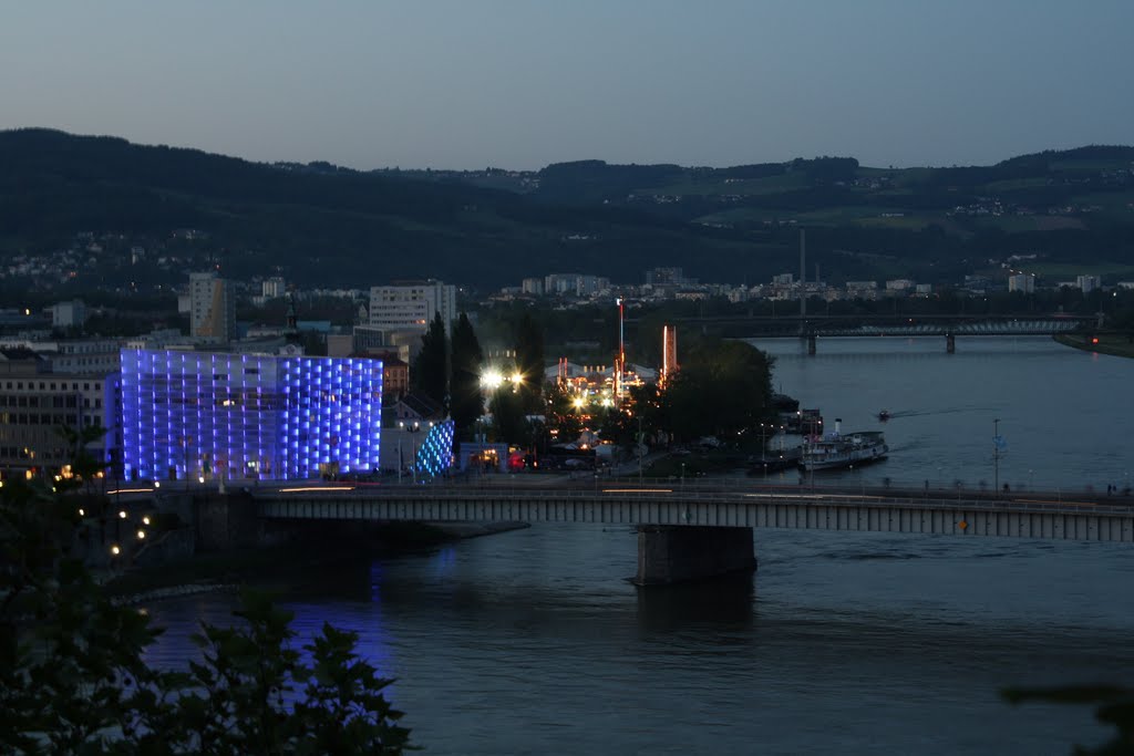 Ars Electronica Center AEC in Blue, Линц