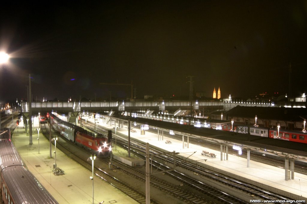 trainstation at night, Венер-Нойштадт