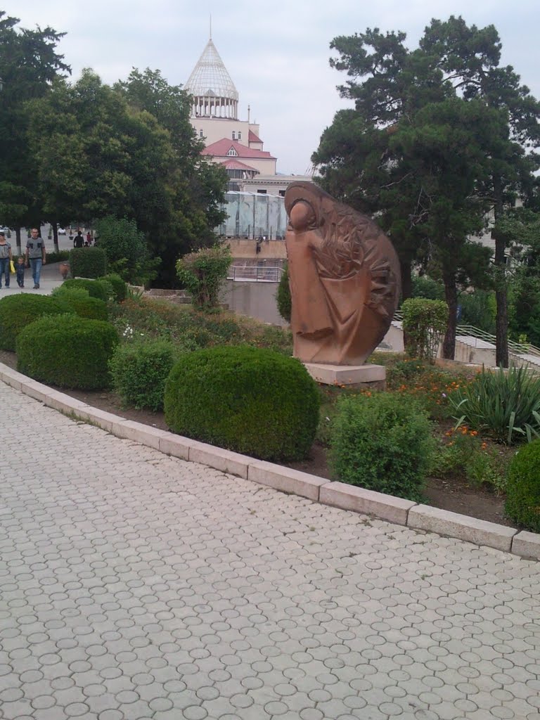 "Angle"  Statue near Rep. Sq.  2011aug.Stepanakert, Степанокерт