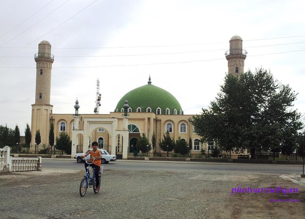 Mərkəzi Məscid - Nərimanov küçəsindən görünüş / Central Mosque (23.06.2011)  @qan, Варташен