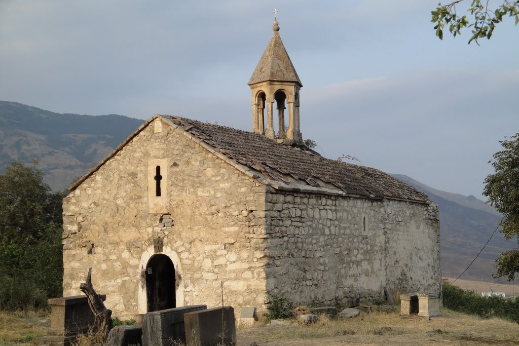 Hadruth, Spitak Khach (White Cross) church, Гадрут