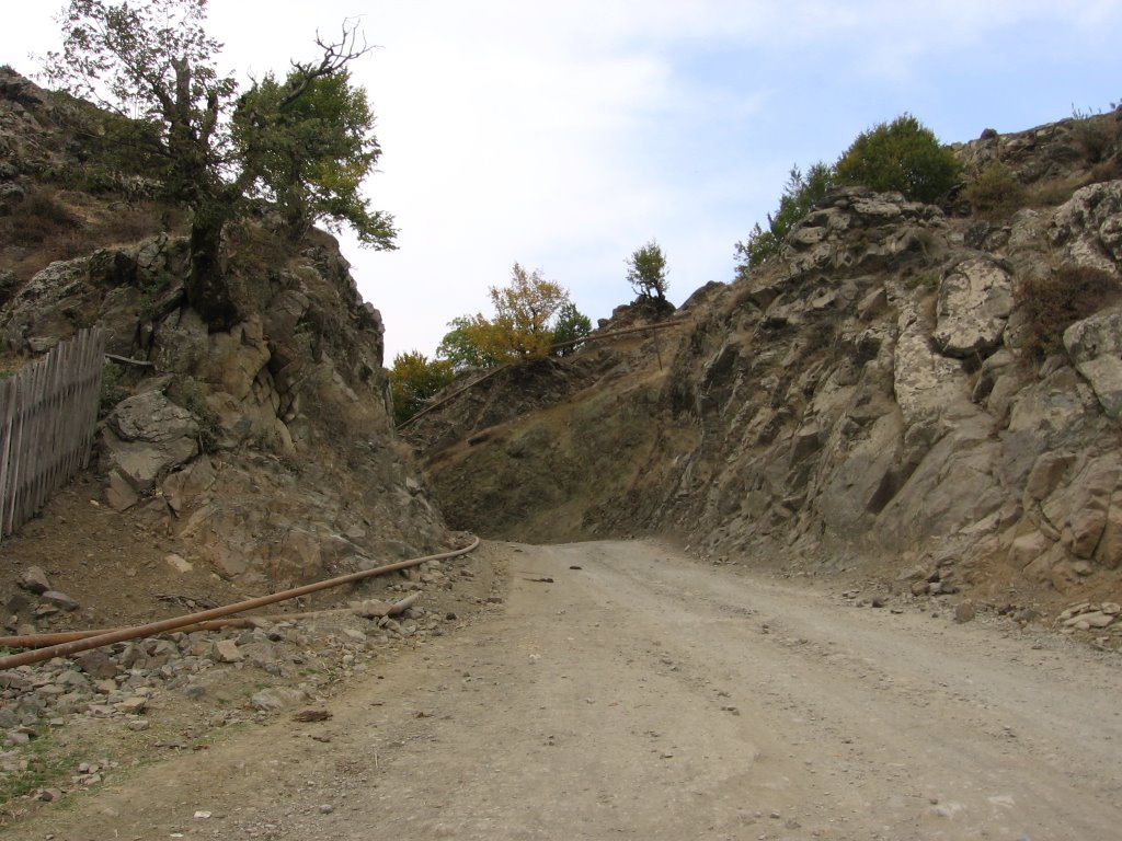 Road to Galajik between rocks, Кировобад
