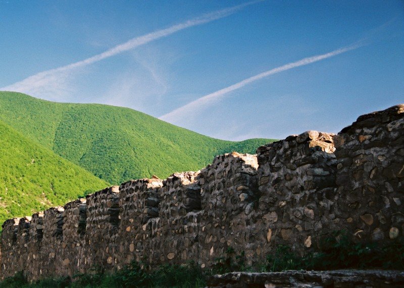 Fortress wall, Шеки