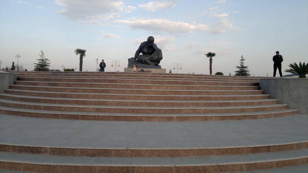 Qəhrəmanlar parkı Ana heykəli 21.03.2013, Барда