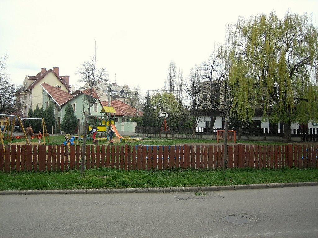 playground, Сольнок