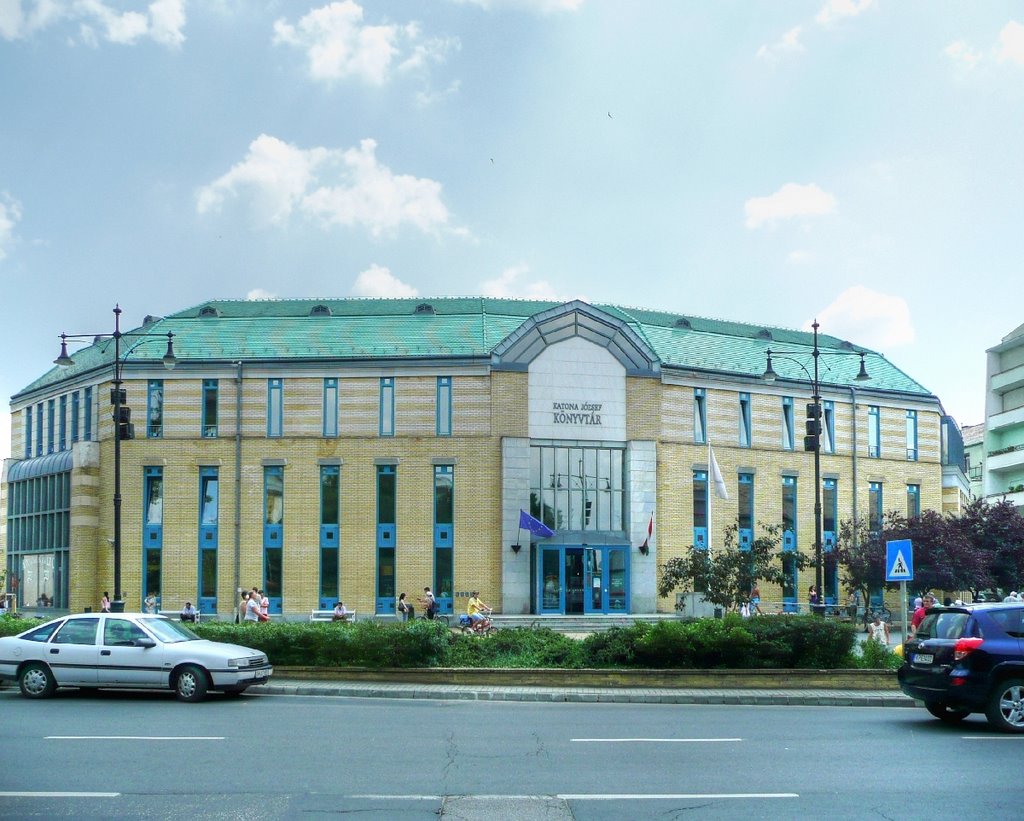 Kecskemet - Jozsef Katona Bibliothek, Кечкемет