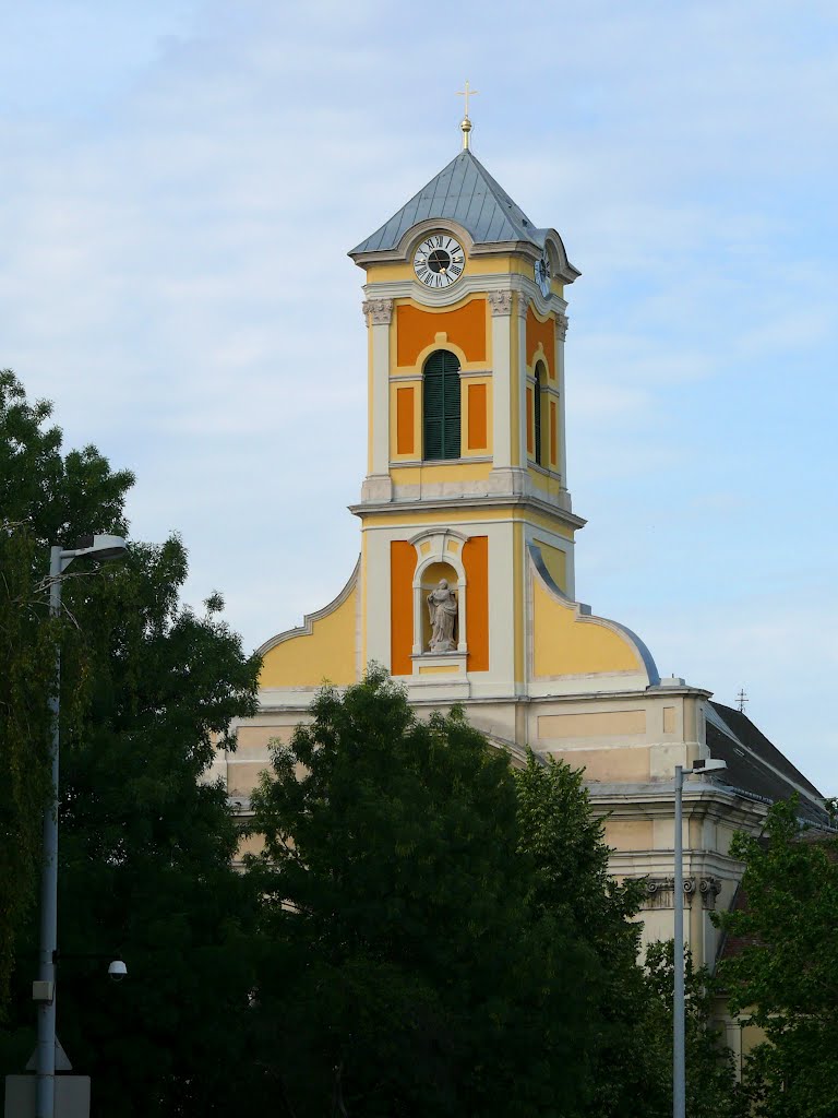 Kecskemét, Piarista templom felújított tornya, Кечкемет