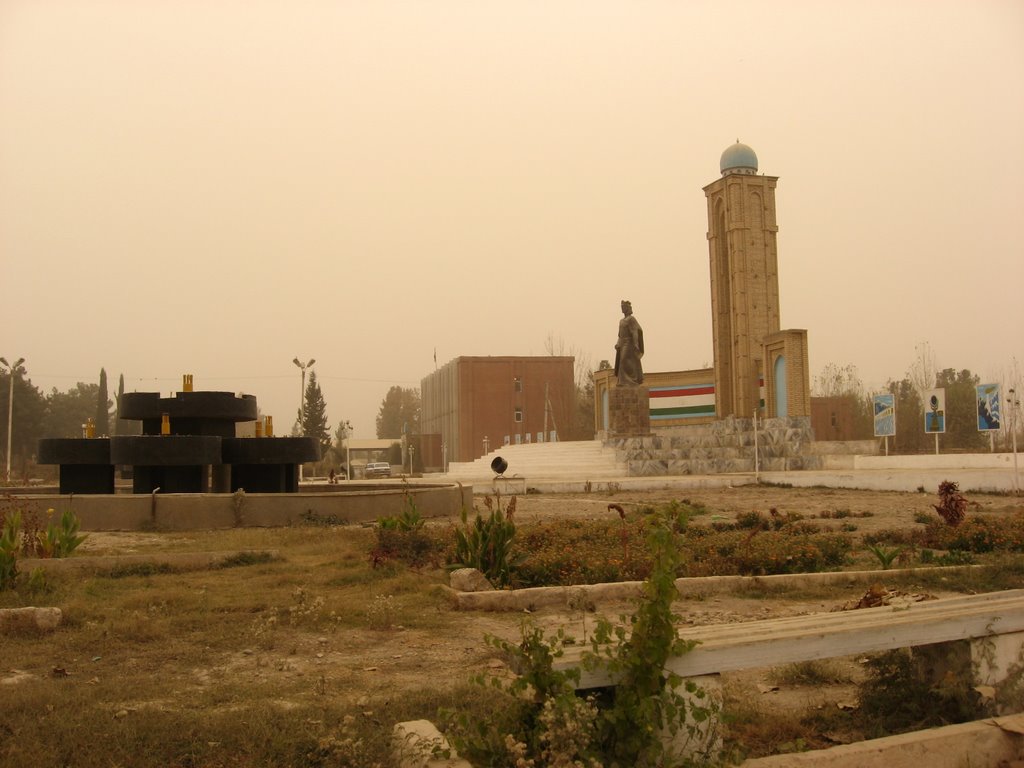 Ismoili Somoni monument. Bokhtar, Tajikistan., Дангара