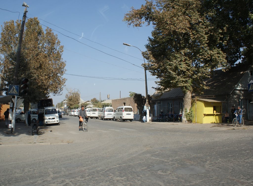 Chinese Mini-vans at Kolkhozabad main Street waiting for clients to Dushanbe, Колхозабад