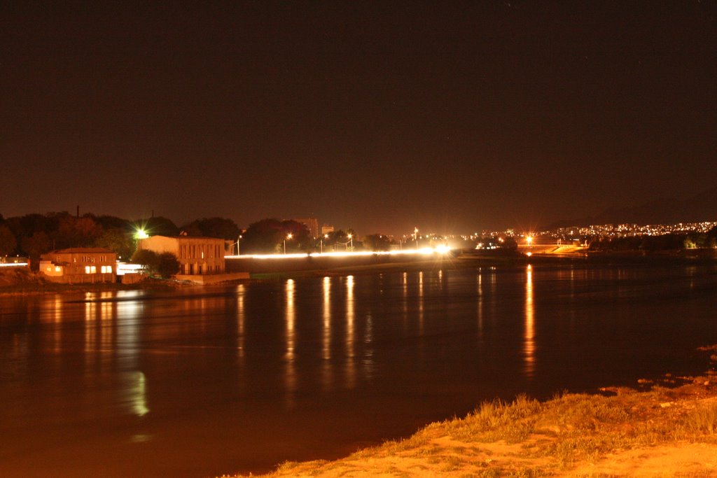 Khujand by night, a view off the new bridge - Ночной Худжанд, вид с нового моста, Худжанд